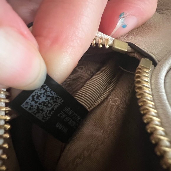 Michael Kors Authentic Fanny Pack waist purse - Picture 8 of 10